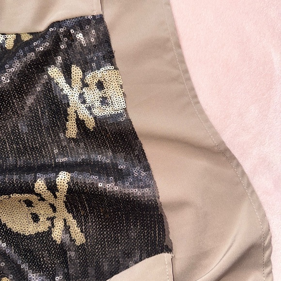 SEQUIN SKULL & CROSSBONES SIDE HIGH-LOW LOOSE TANK TOP · SIZE L - Picture 5 of 9